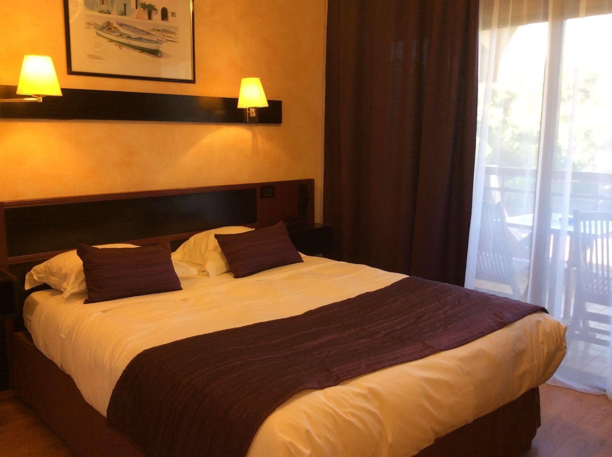 Hotel Bahia فينوف لوبيه المظهر الخارجي الصورة